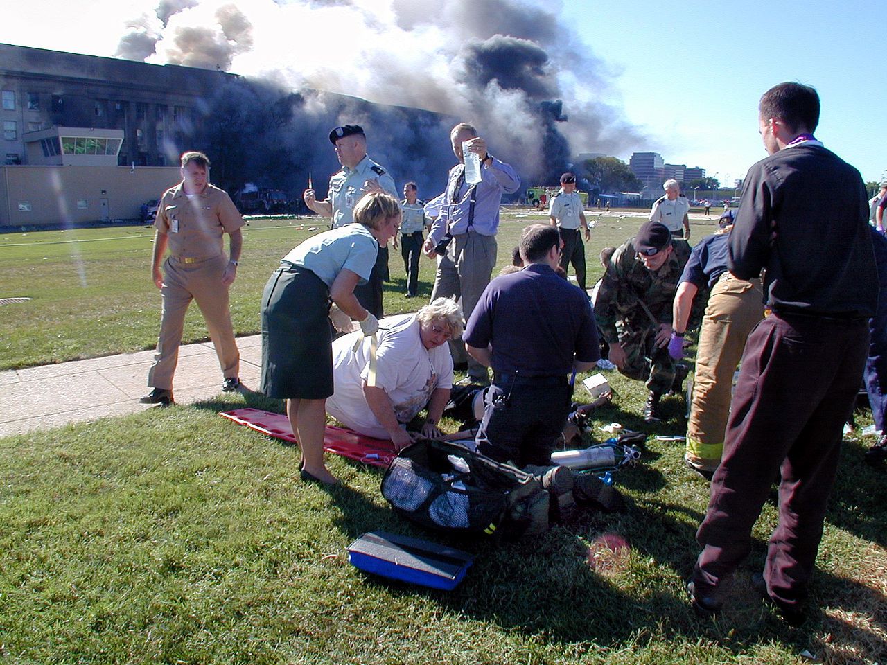 1280px-010911-n-6157f-002_medical_emergency_personnel_after_attack